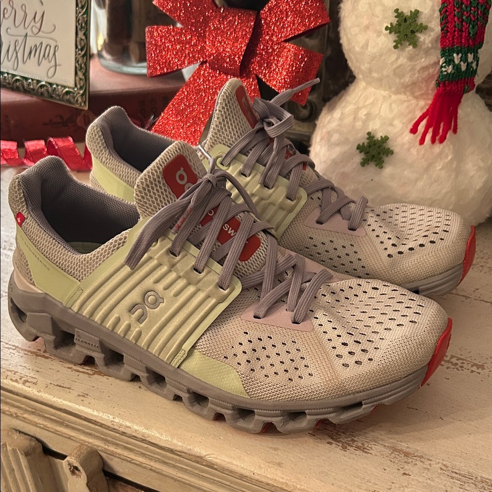 ON Running Cloudswift Ice Oasis